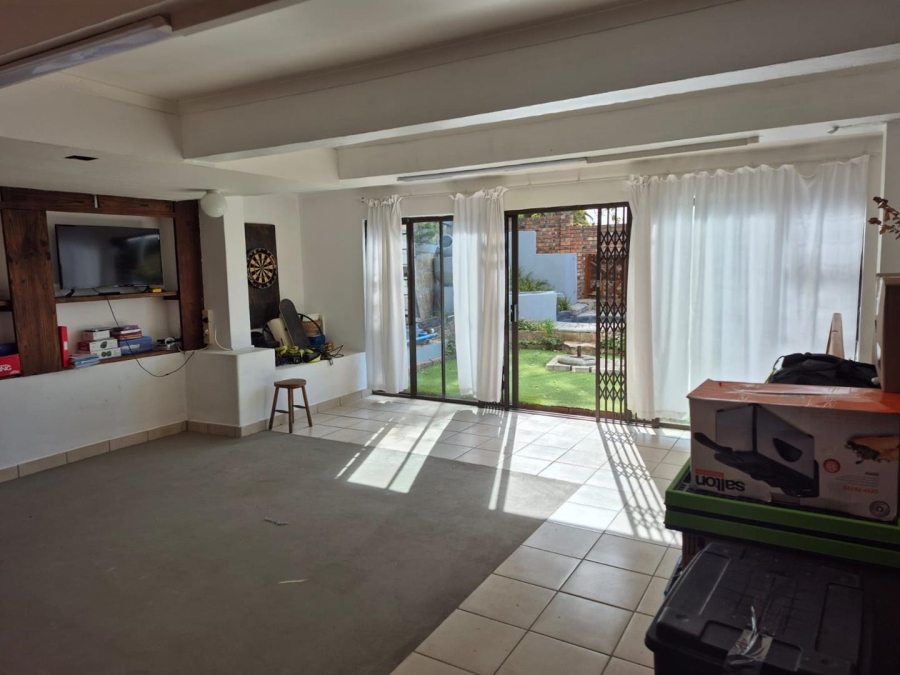 4 Bedroom Property for Sale in Mossel Bay Central Western Cape